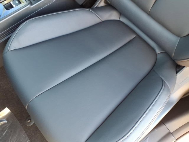 New 2026 CRYSTAL WHITE PEARL Subaru Premium image 23