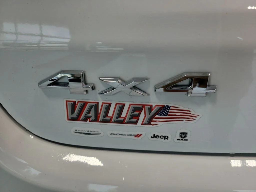 Used 2023 White Jeep Sport image 12