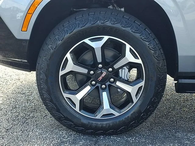 New 2026 Sterling Metallic GMC AT4 image 5