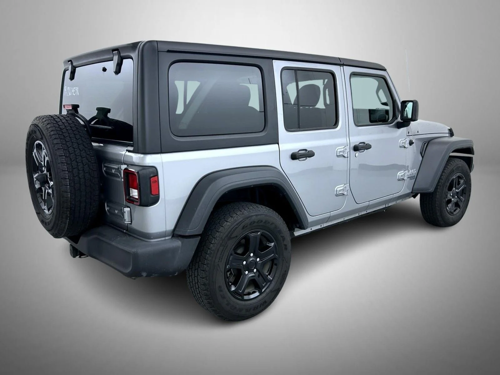 Used 2019 Silver Jeep Unlimited Sport S image 5