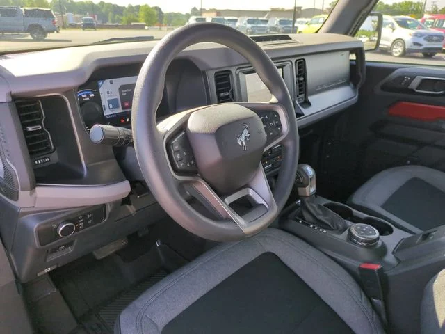 Used 2022 Red Ford Base image 15