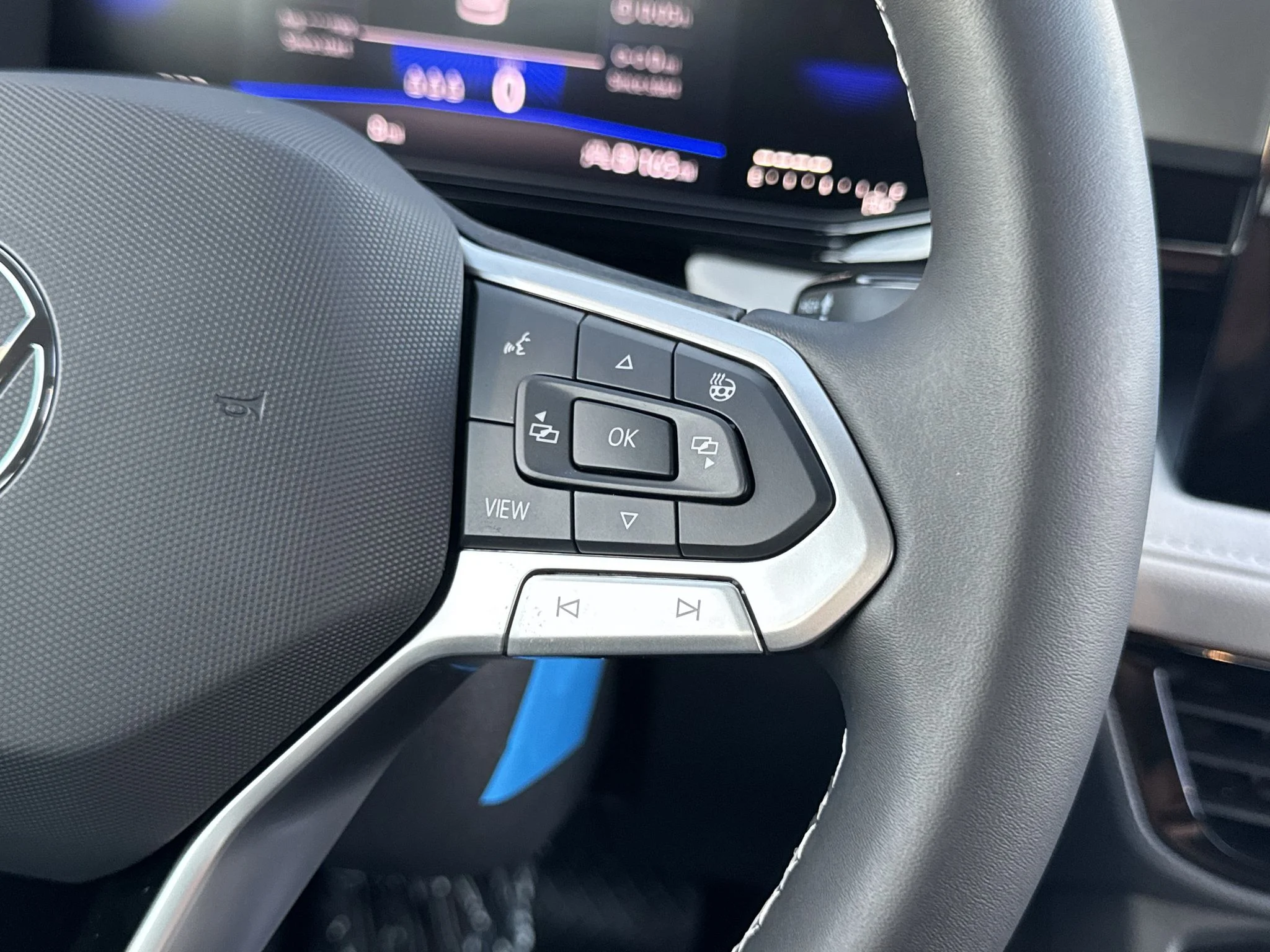 New 2027 Platinum Gray Metallic Volkswagen S image 20