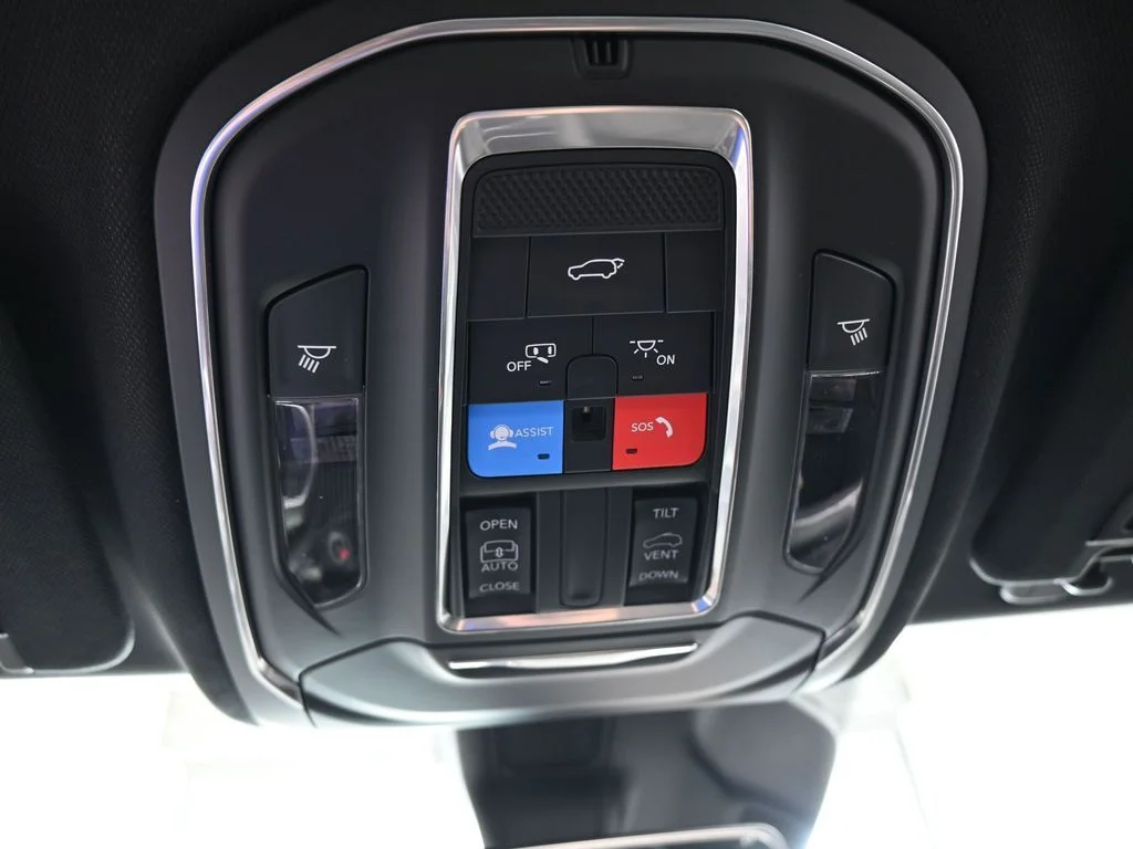 New 2026 Baltic Gray Metallic Clearcoat Jeep Laredo X image 24