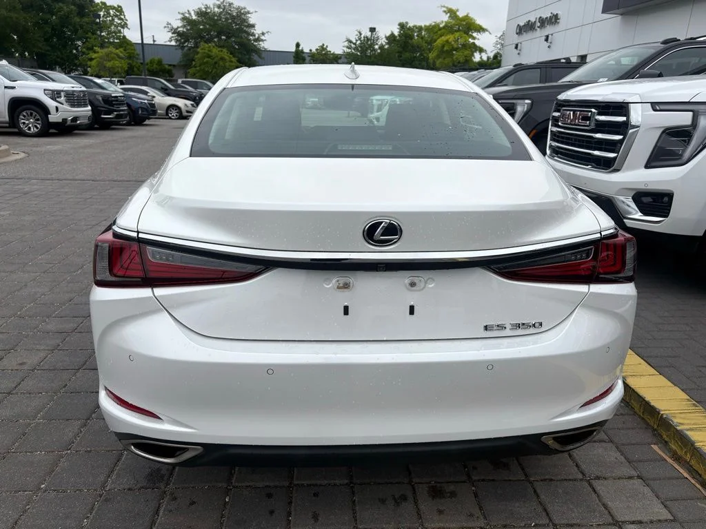 Used 2022 White Lexus 350 image 7