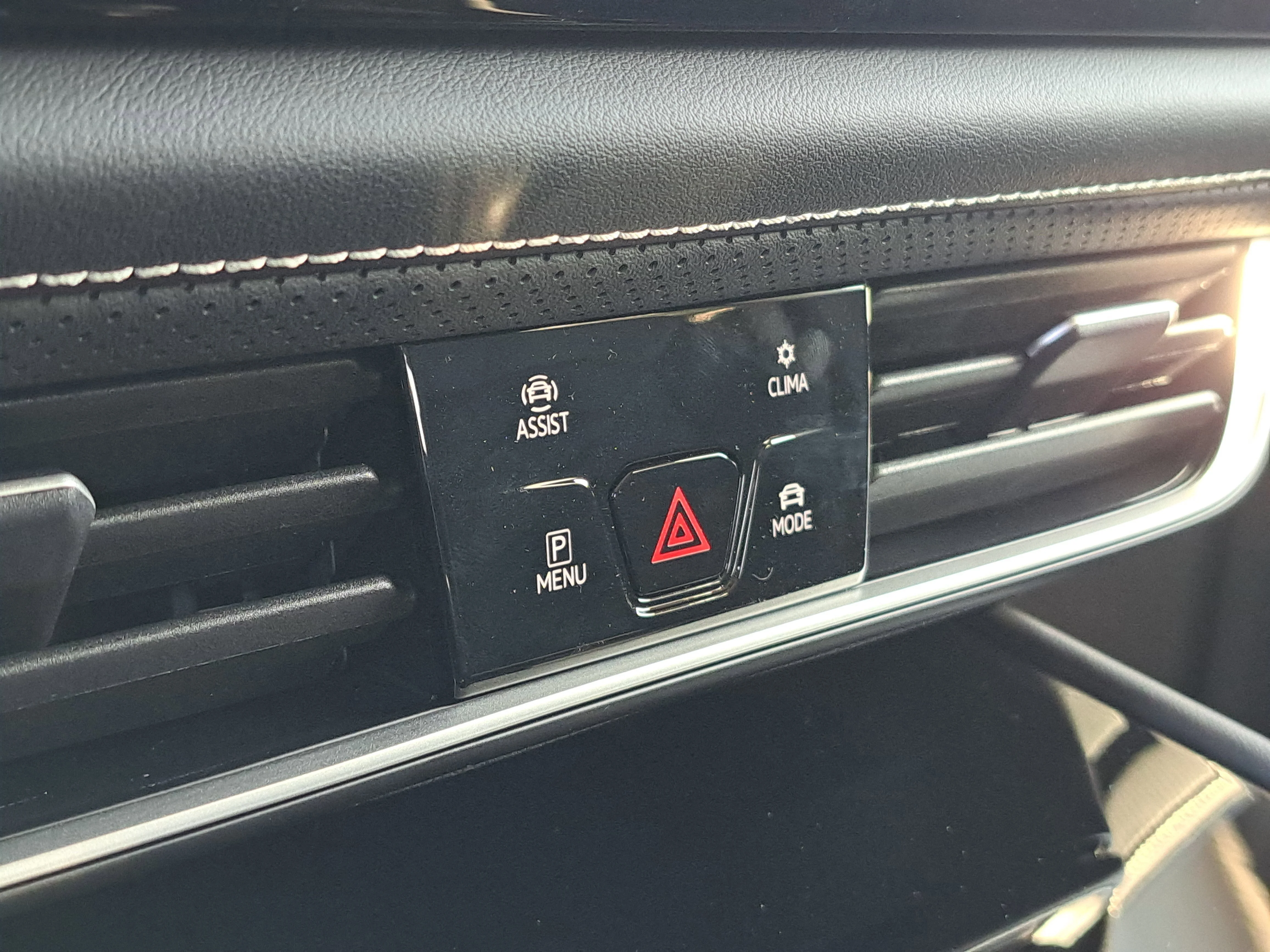 2026 Volkswagen Atlas SE w/Tech - Photo 30