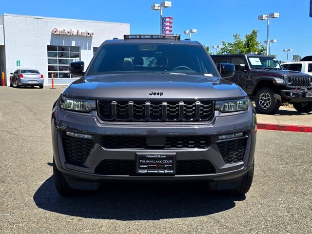 New 2026 Baltic Gray Metallic Clear-Coat Exterior Paint Jeep Limited image 2