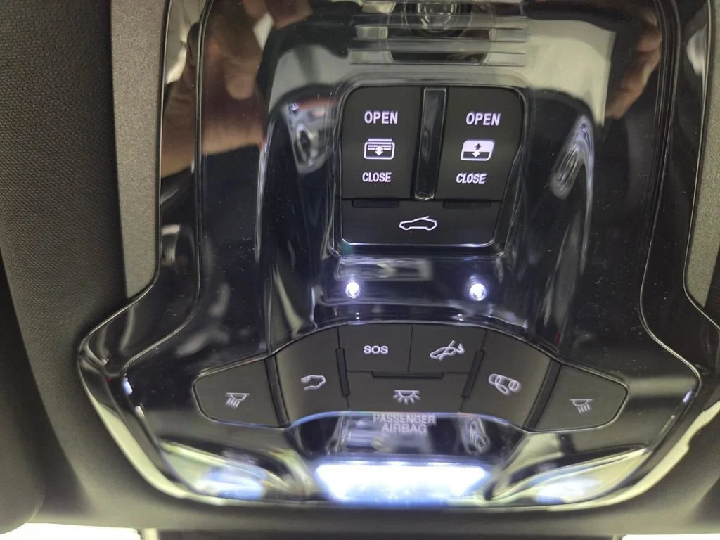 2025 Alfa Romeo Stelvio Base - Photo 12