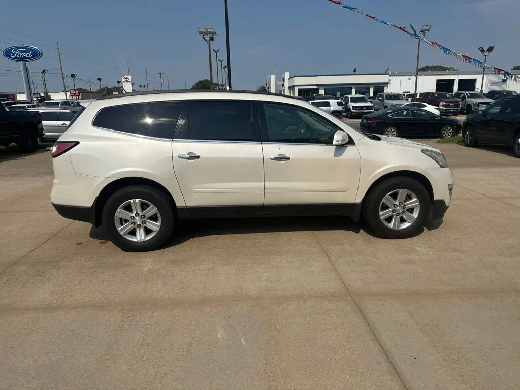 Used 2014 White Chevrolet 2LT image 31