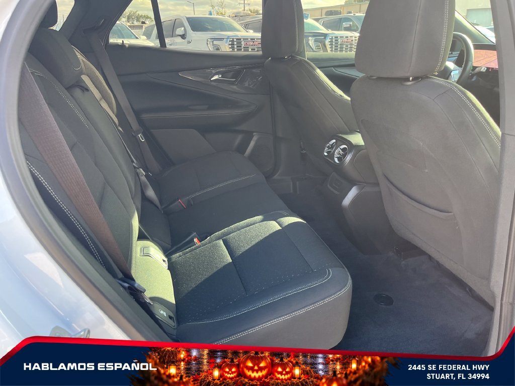 Used 2025 Summit White Chevrolet LT image 17