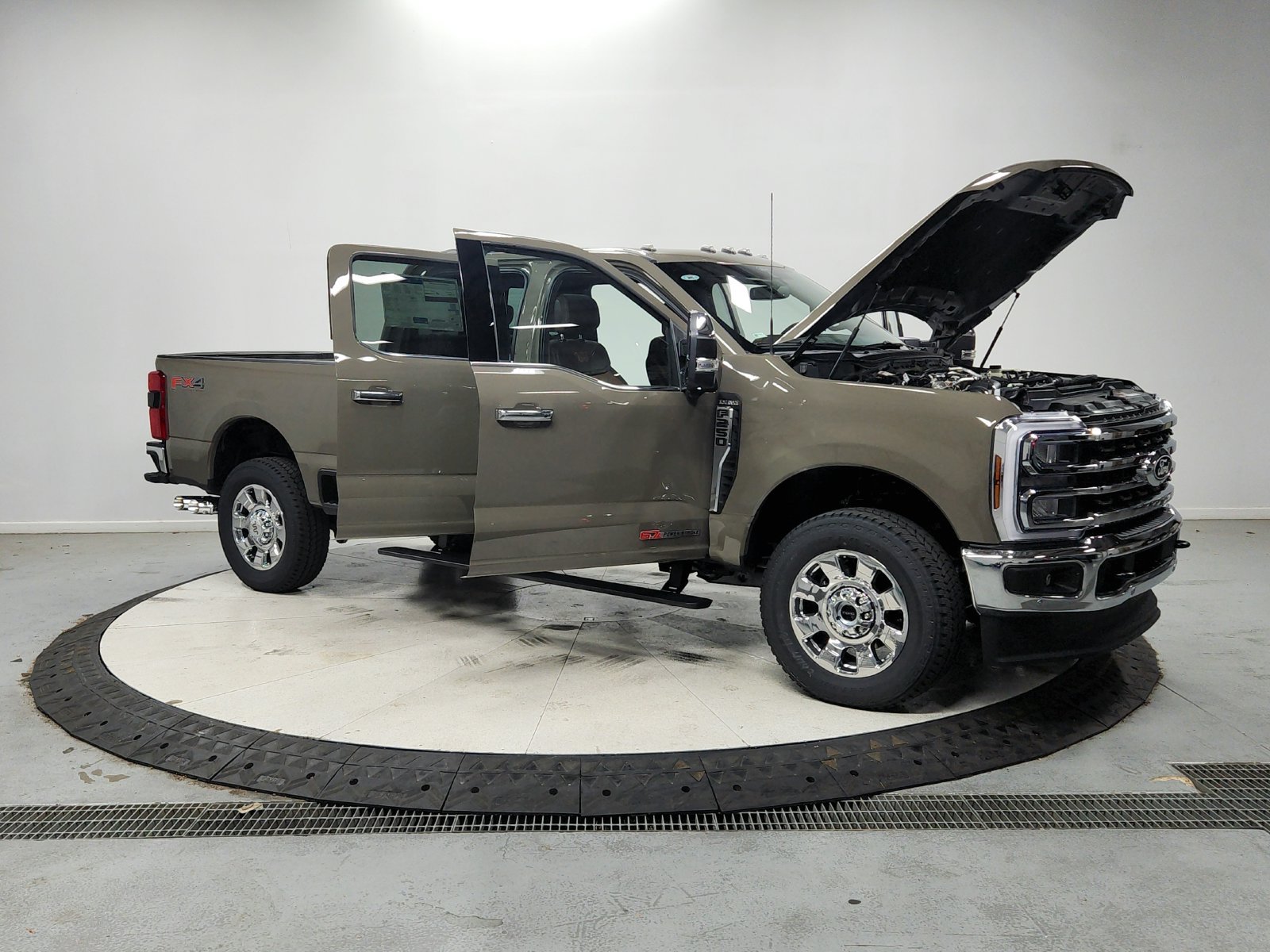 New 2027 Marsh Gray Metallic Ford F-250® King Ranch® image 10
