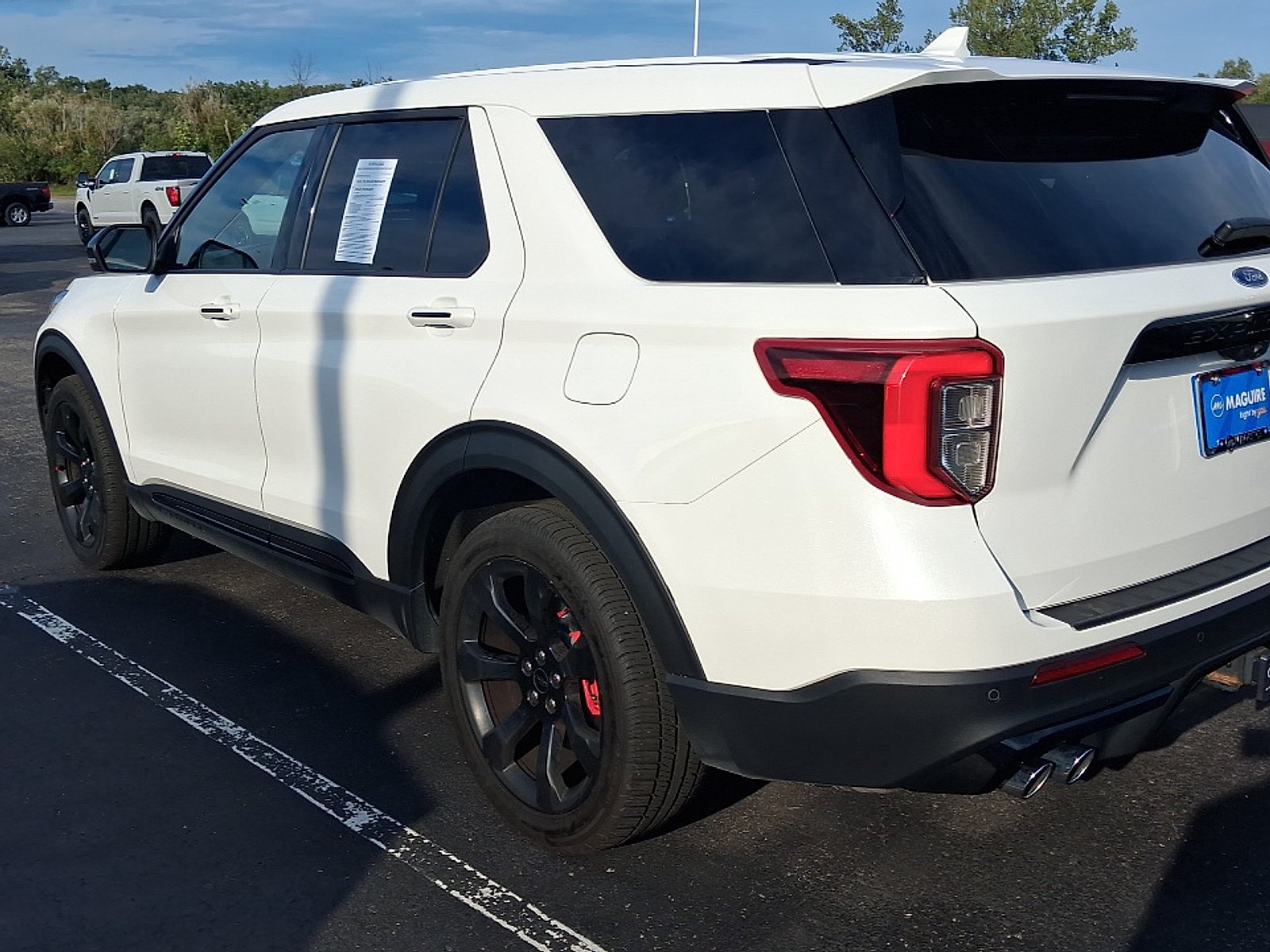 Used 2022  Ford ST image 2