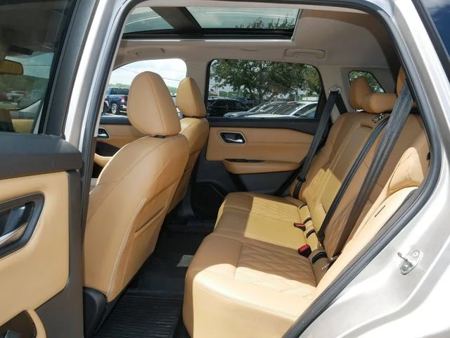 Used 2021 Gold Nissan Platinum image 16