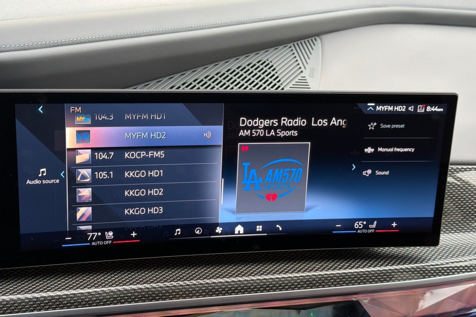 Used 2023 Alpine White BMW xDrive60 image 16