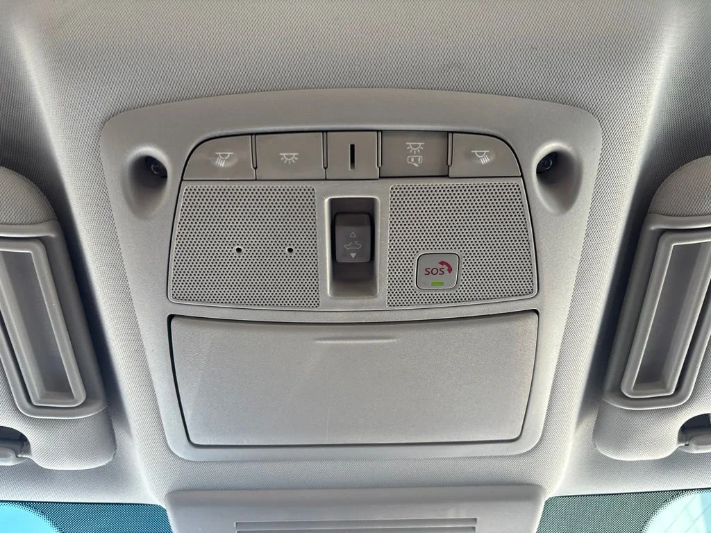 Used 2021 Gray INFINITI LUXE image 17