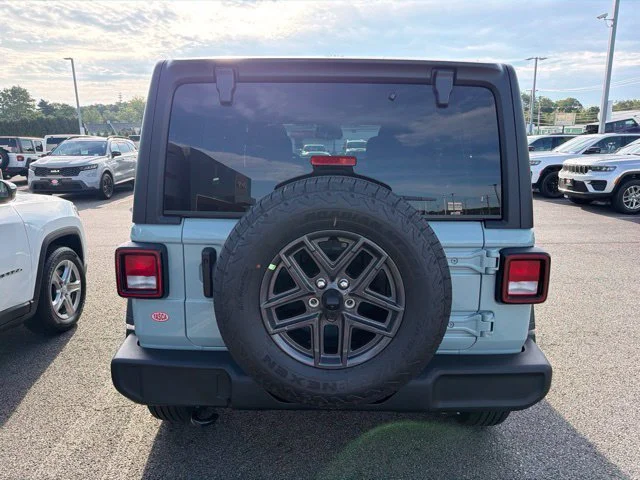 New 2027 White/off-white Jeep Sport S image 4