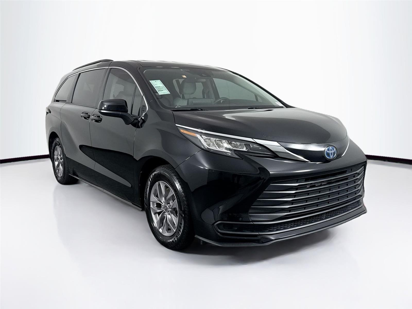 Used 2022 Midnight Black Metallic Toyota LE image 8