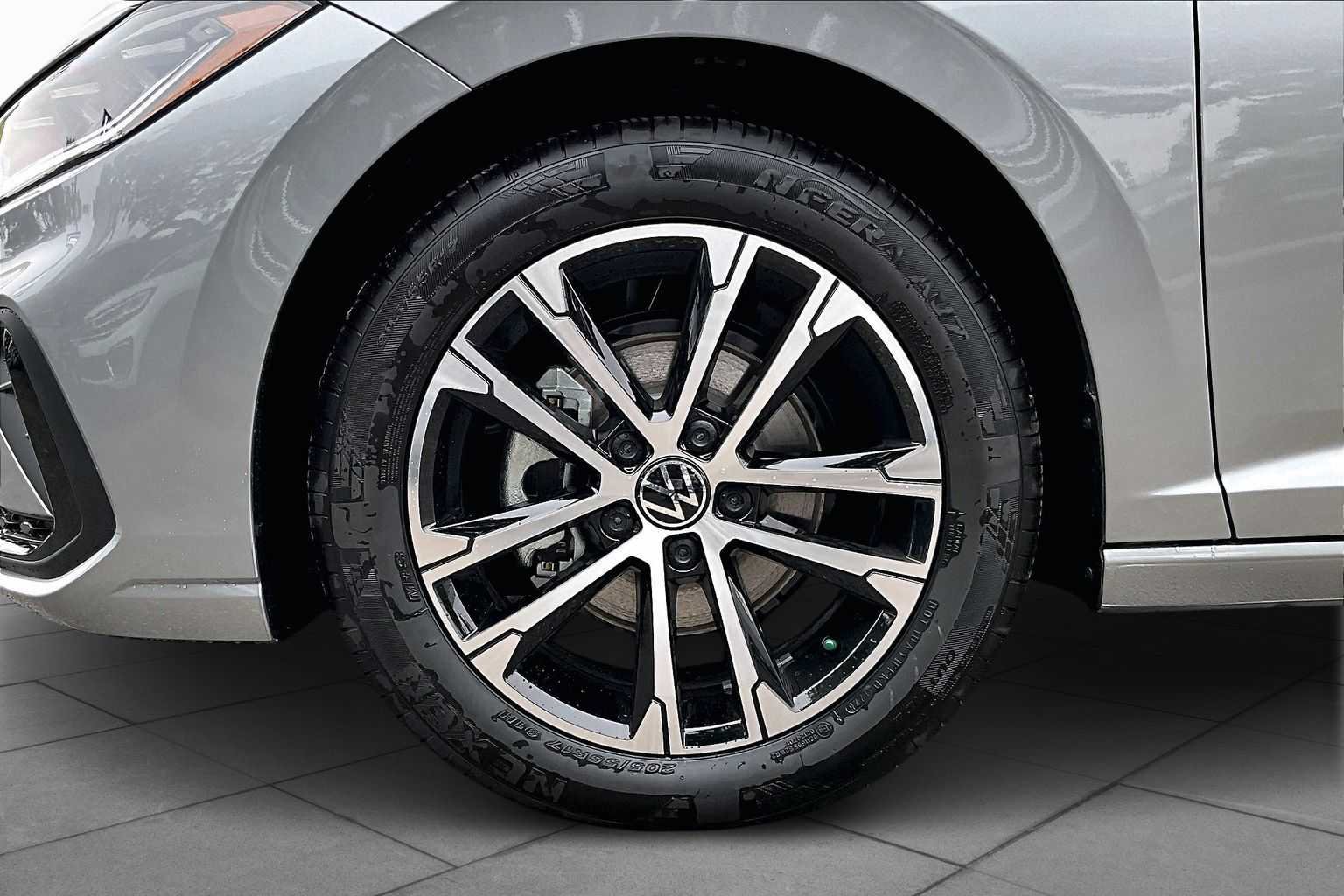 New 2026 Pyrite Silver Metallic Volkswagen 1.5T Sport image 11