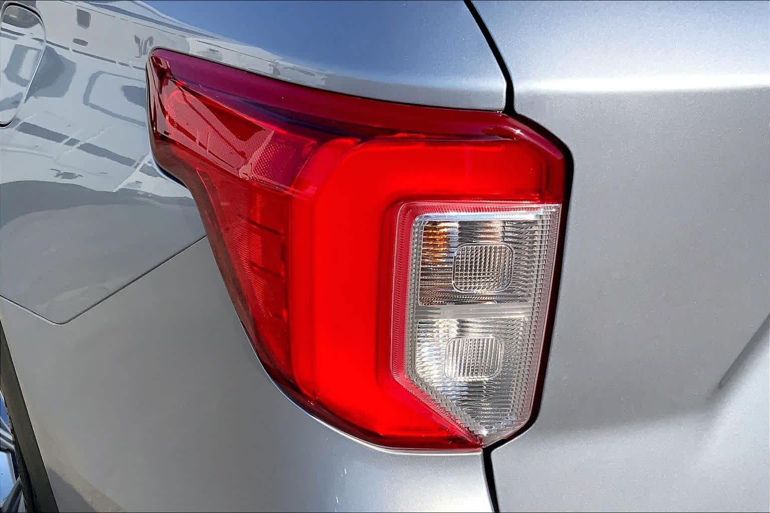 Used 2023 Iconic Silver Metallic Ford XLT image 25