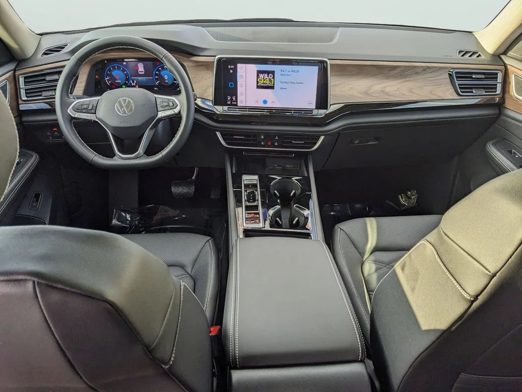 New 2026 White/off-white Volkswagen 2.0T SE w/Technology image 13