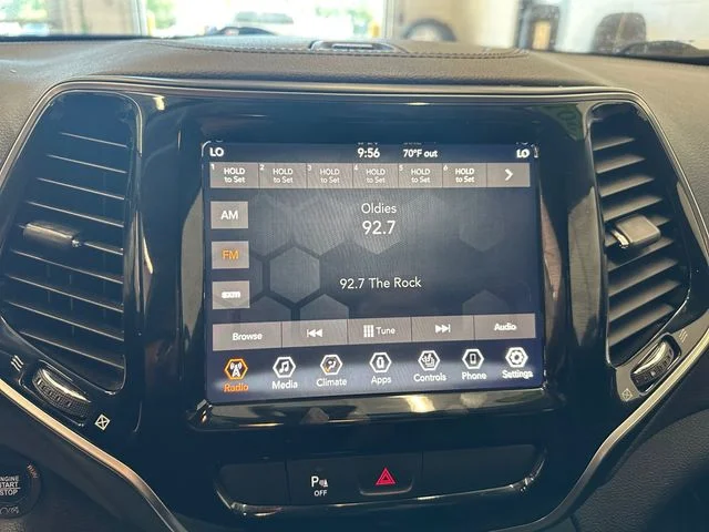 Used 2019 Gray Jeep Limited image 28