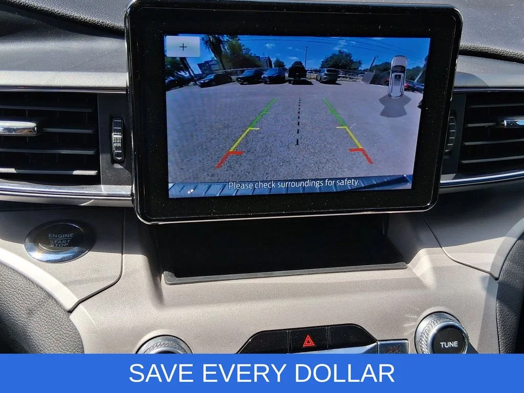 Used 2023 Silver Ford XLT image 10