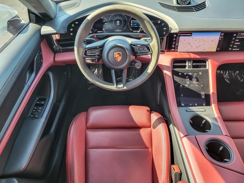 2022 PORSCHE TAYCAN - Image 11