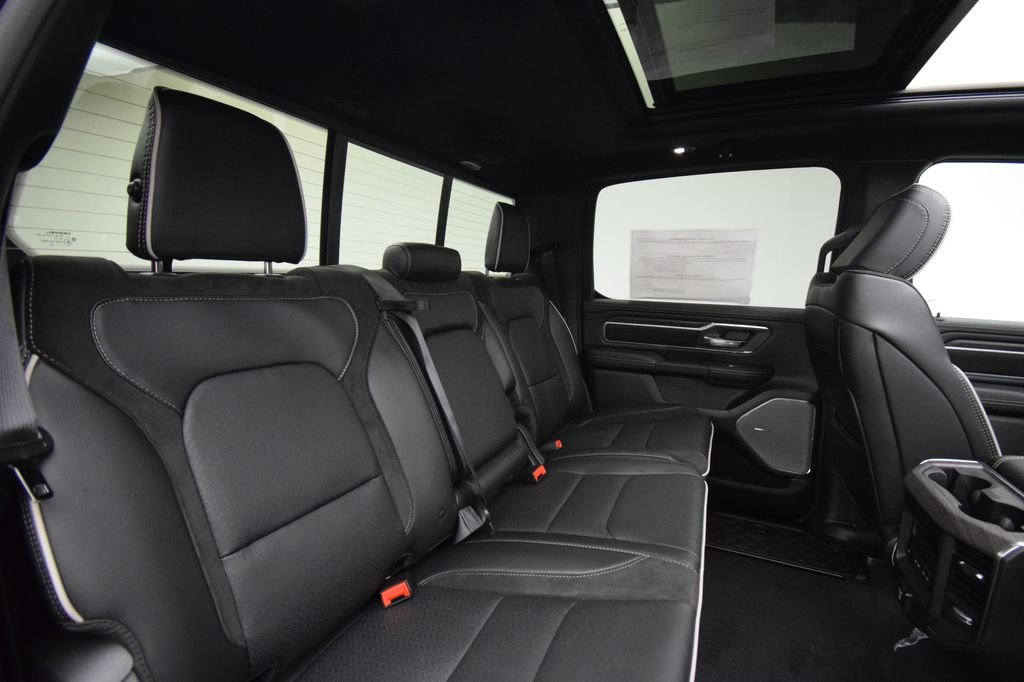 New 2026 Molten Red Pearl-Coat Exterior Paint RAM Laramie image 21