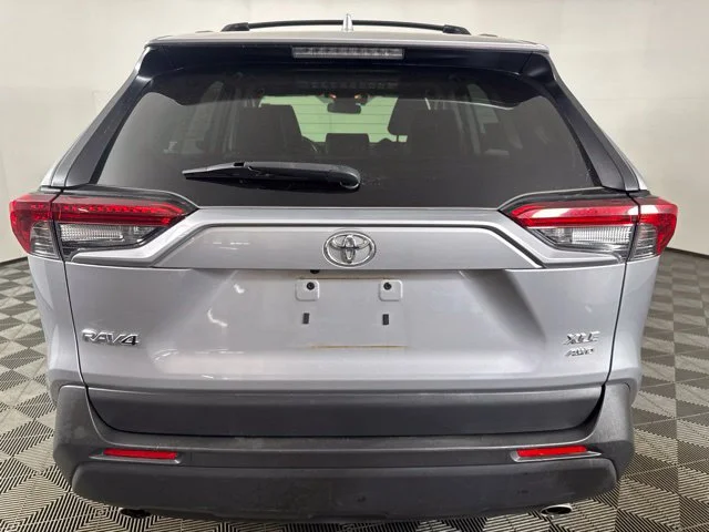 Certified Used 2019 Silver Sky Metallic Toyota XLE Premium image 22