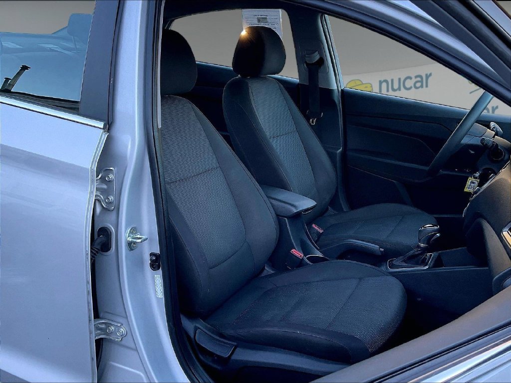 Used 2022 Silver Hyundai SEL image 11