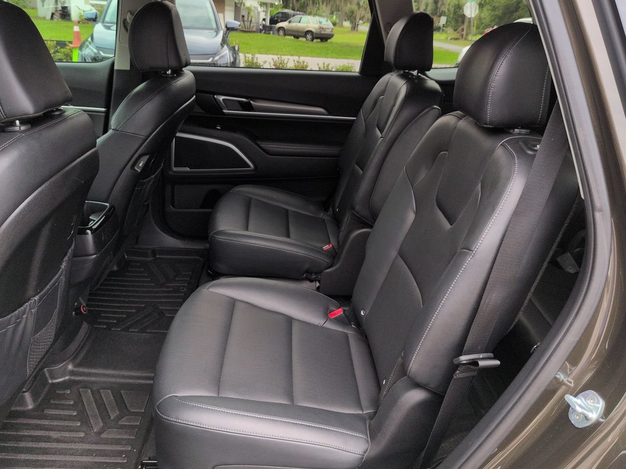 Certified Used 2022 Dark Moss Kia S image 16