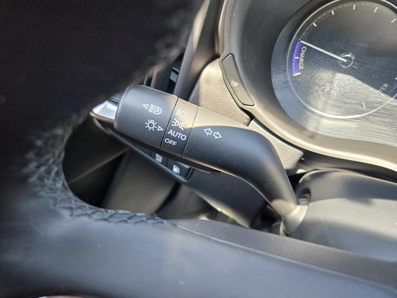 Used 2025 Wind Chill Pearl Mazda Premium Plus Package image 22