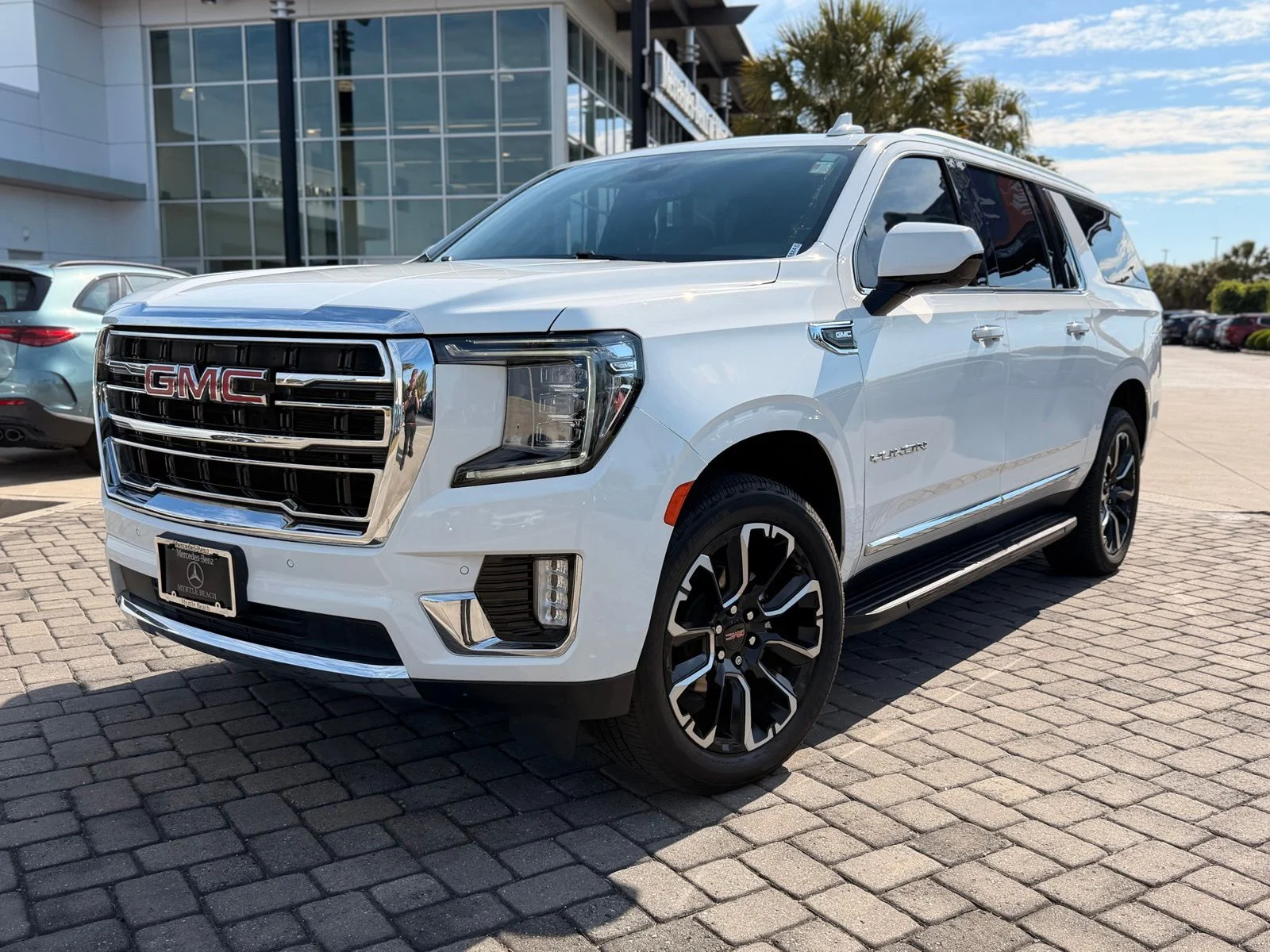 2023 GMC Yukon 2WD SLT's photo
