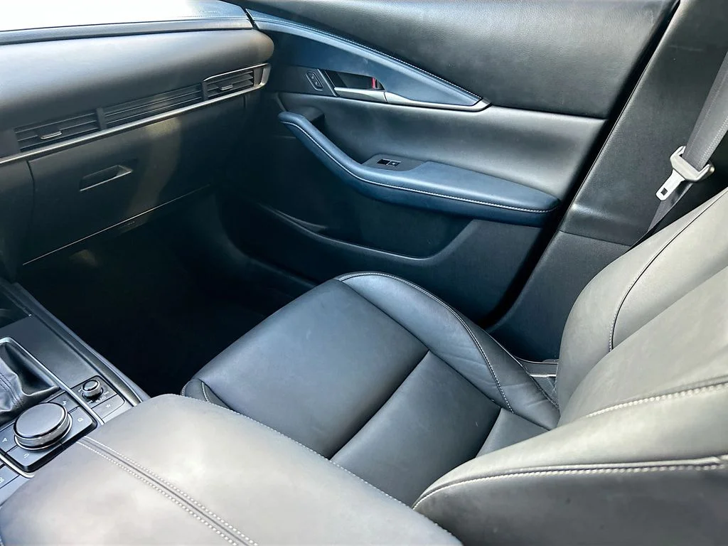 Used 2021 Sonic Silver Metallic Mazda Select image 22