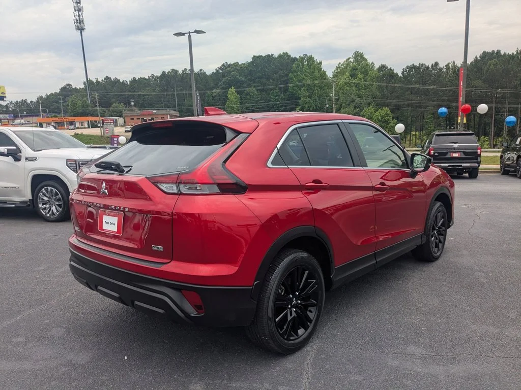 Used 2024  Mitsubishi LE image 5