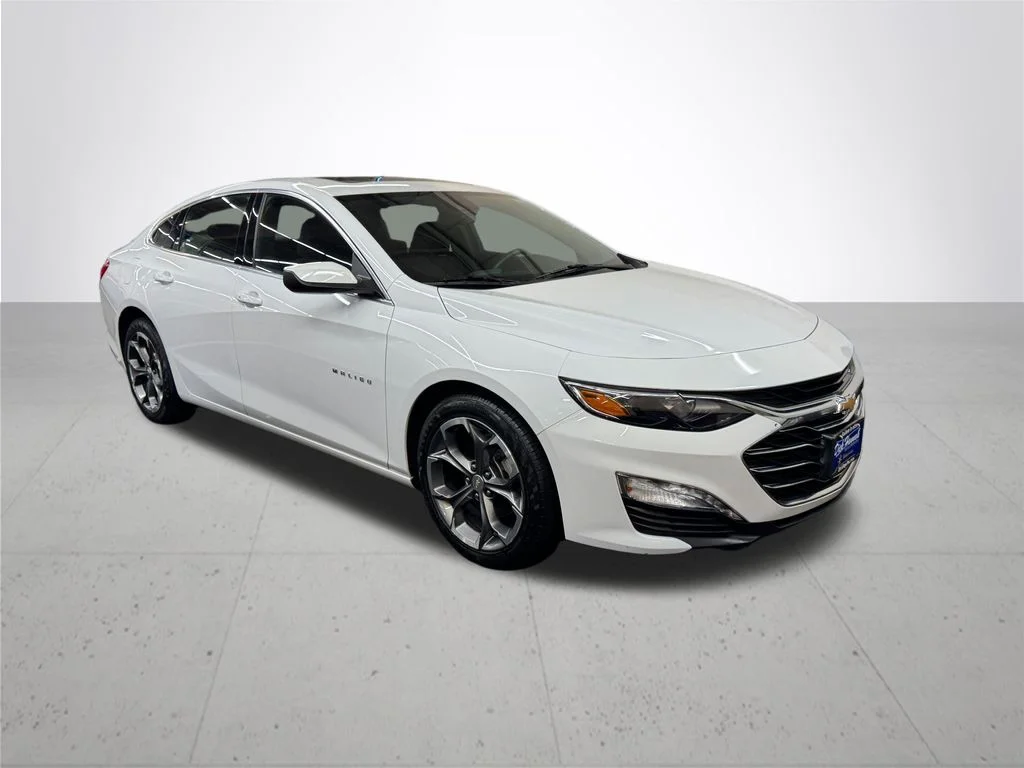 Used 2023 White Chevrolet LT image 9