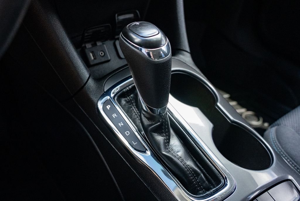 Used 2018 Summit White Chevrolet LT image 18