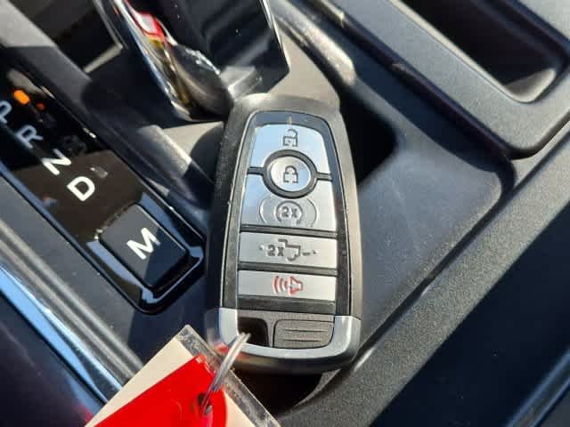 Used 2022 Oxford White Ford XLT image 36