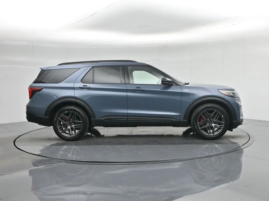 New 2026 Vapor Blue Metallic Ford ST-Line image 29