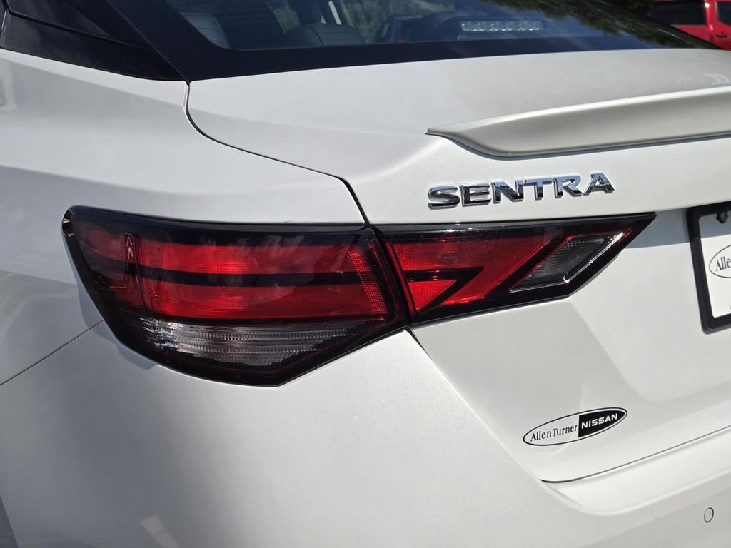 Used 2025 White Nissan SR image 8