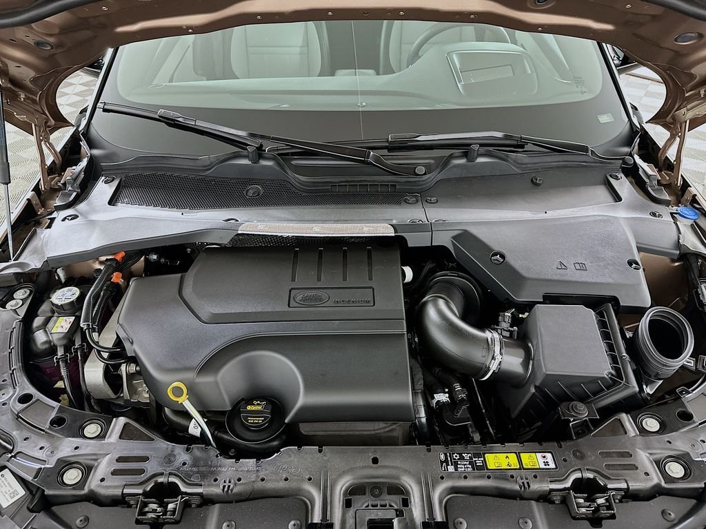 New 2026 Corinthian Bronze LAND ROVER  image 29