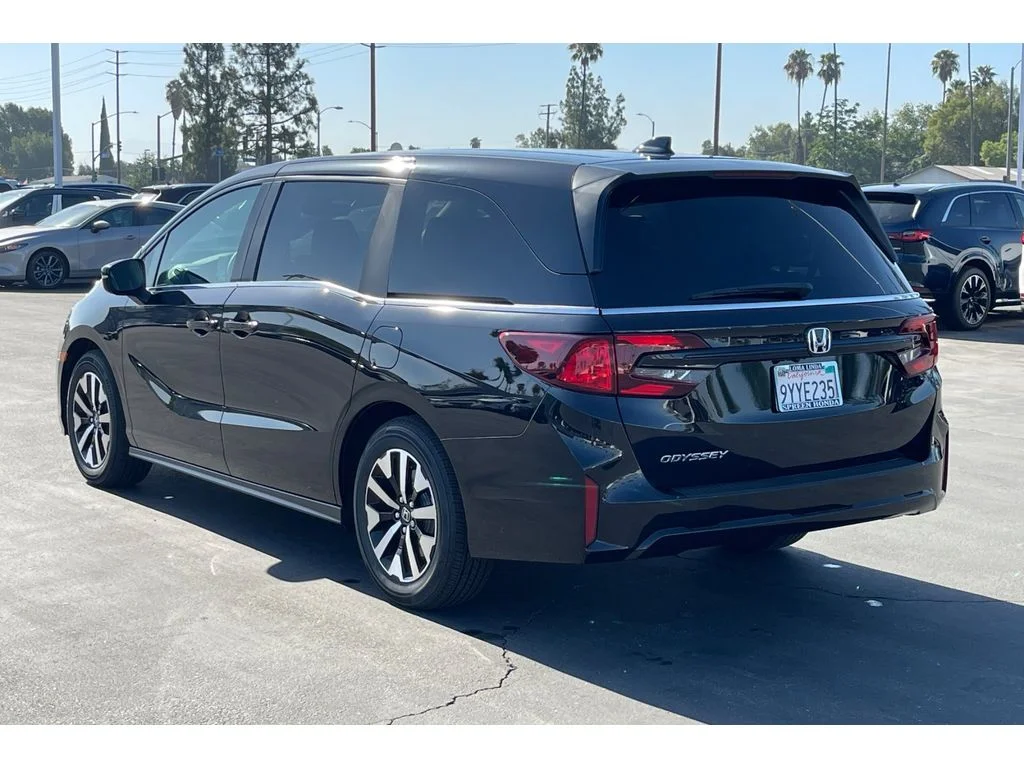 Certified Used 2026 Crystal Black Pearl Honda EX-L image 3