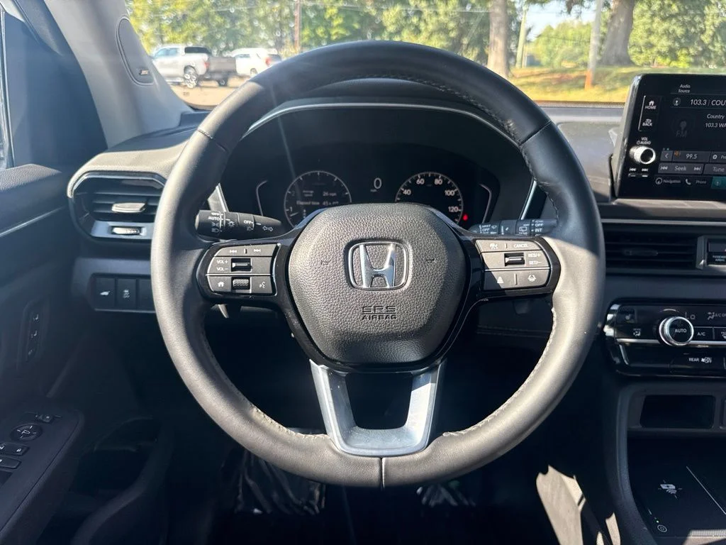 Used 2023  Honda Touring image 17