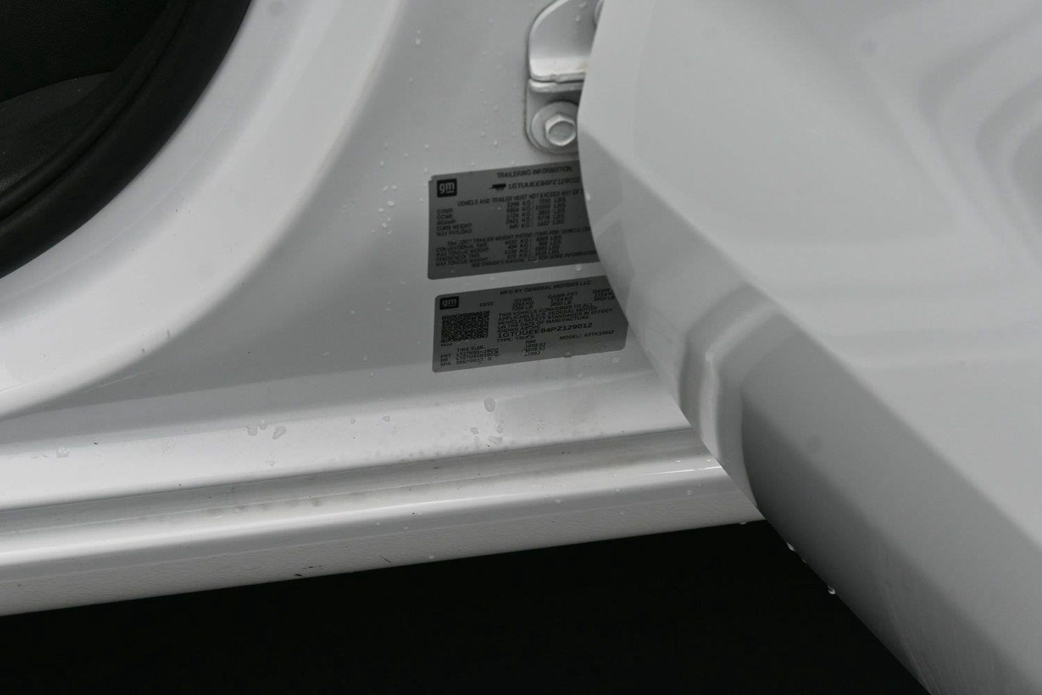 Used 2023 SUMMIT WHITE GMC AT4 image 39