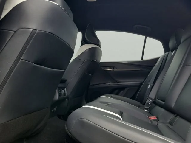 Used 2025 White Toyota LE image 10