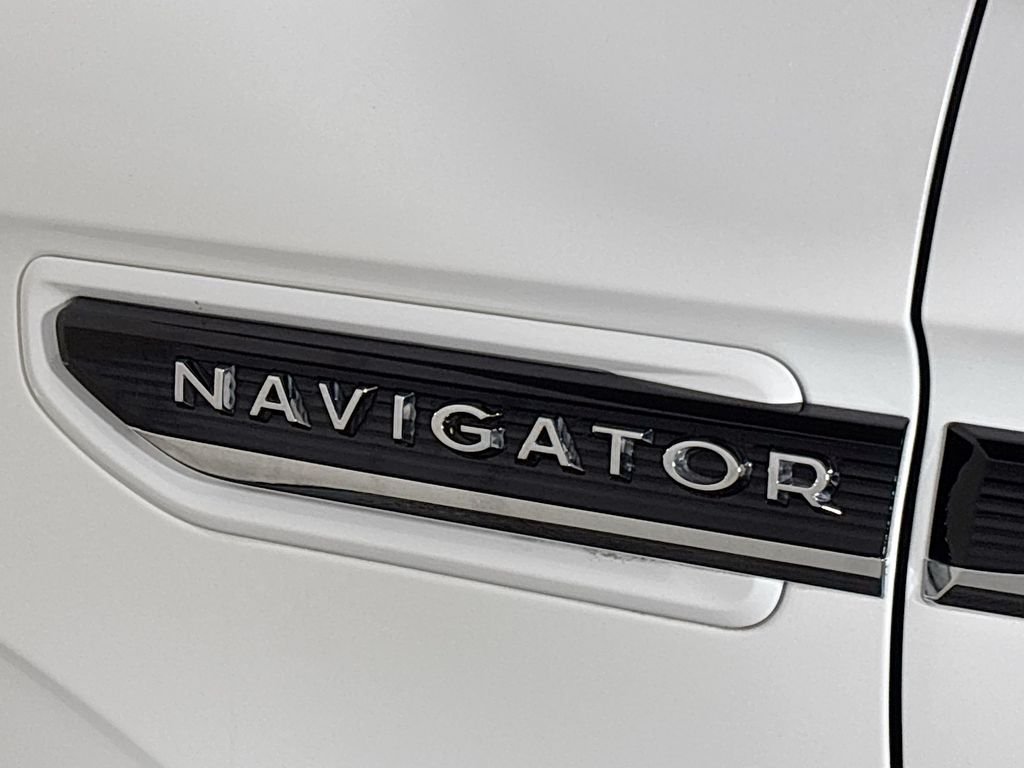 Used 2023 White Metallic Lincoln Black Label image 25