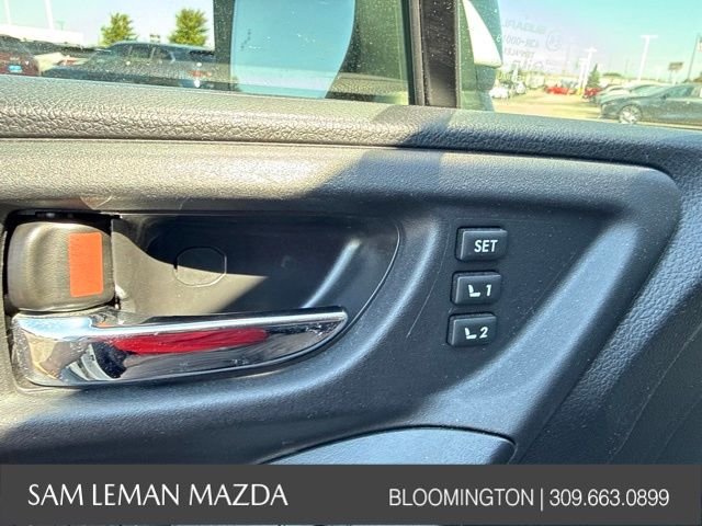 Used 2018 White Subaru 2.5i Touring image 15