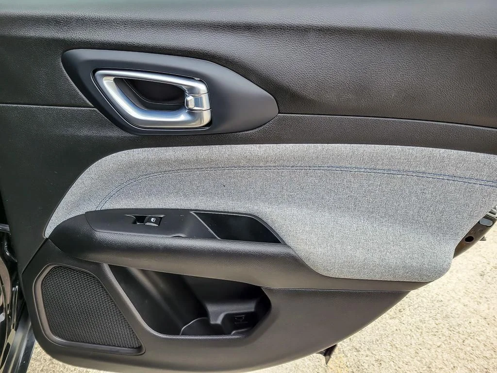 Used 2024 Black Jeep Latitude image 20
