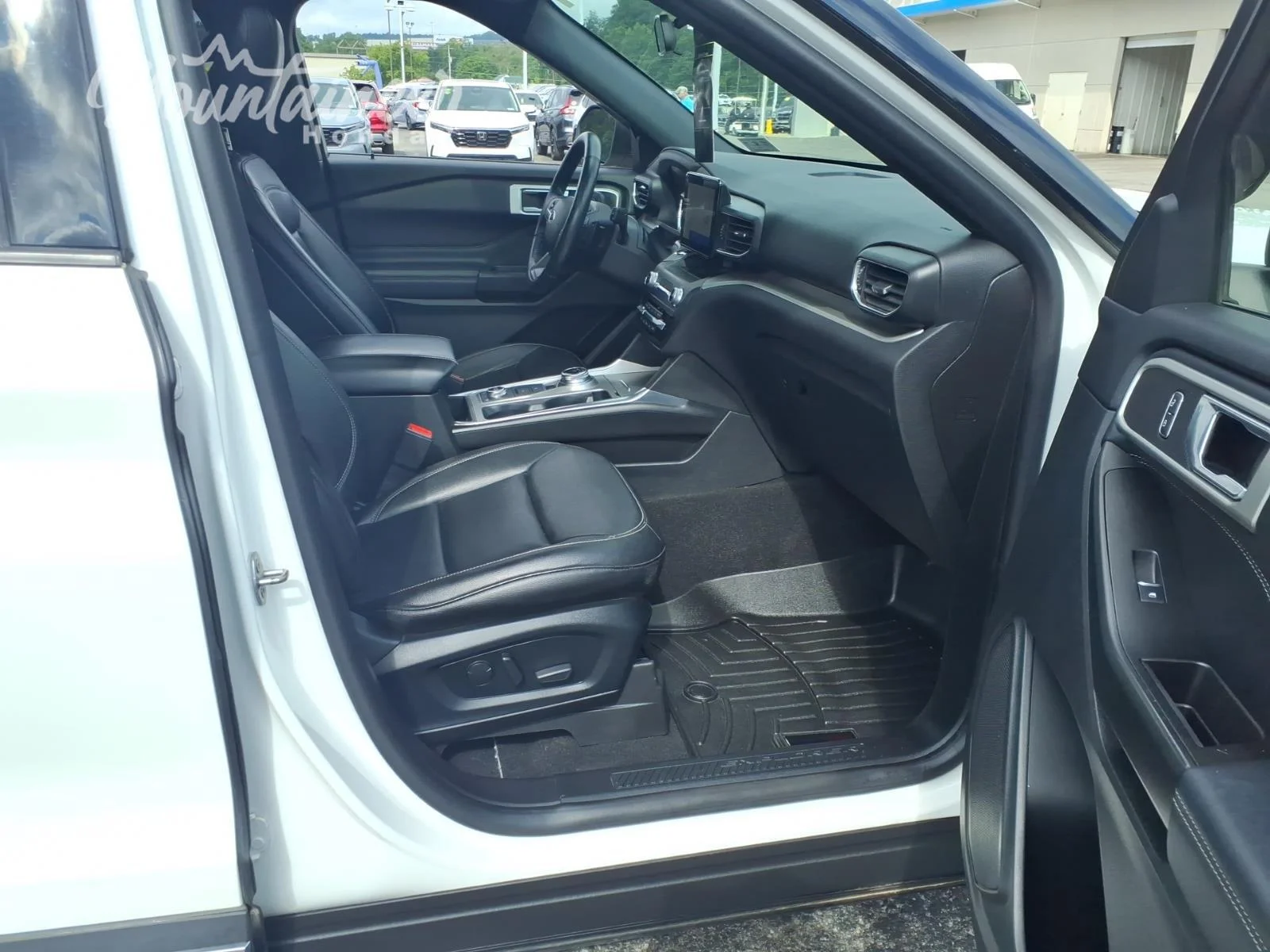 Used 2020 Star White Metallic Tri-Coat Ford XLT image 18