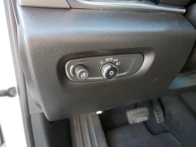 2023 Chevrolet Traverse 1LT - Photo 23