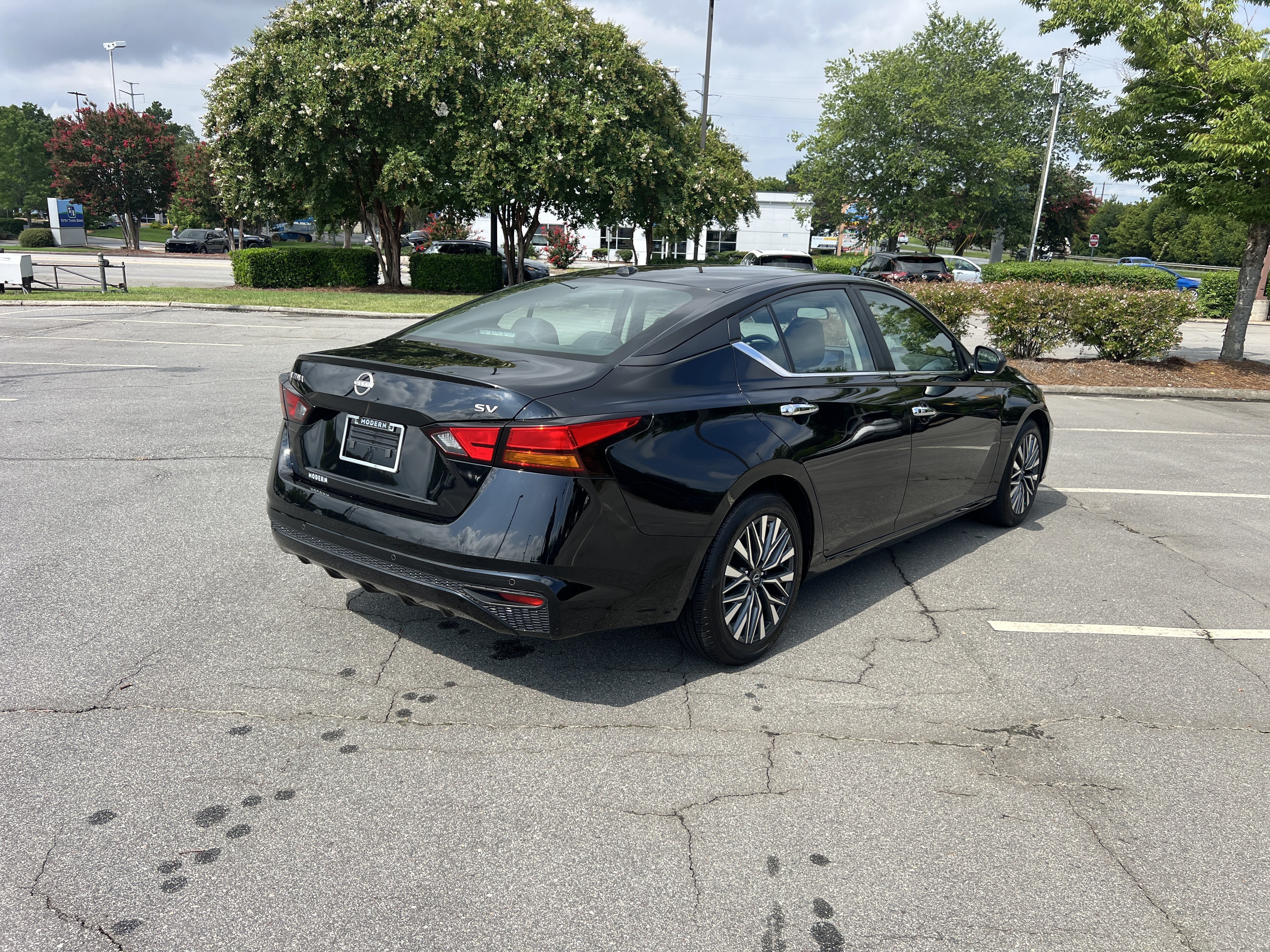 Certified Used 2024 Super Black Nissan 2.5 SV image 5